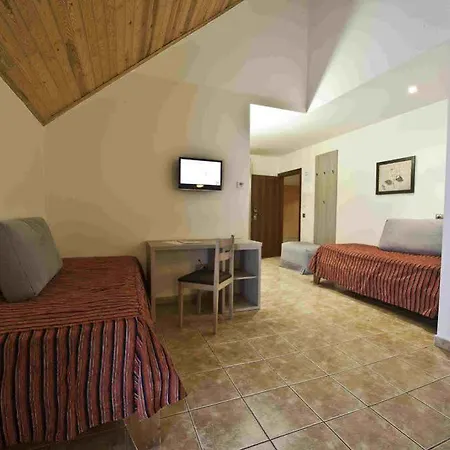 Hotel Port Aine 2000 Montenartro