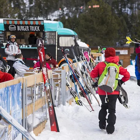 Port Aine 2000 3* Montenartro